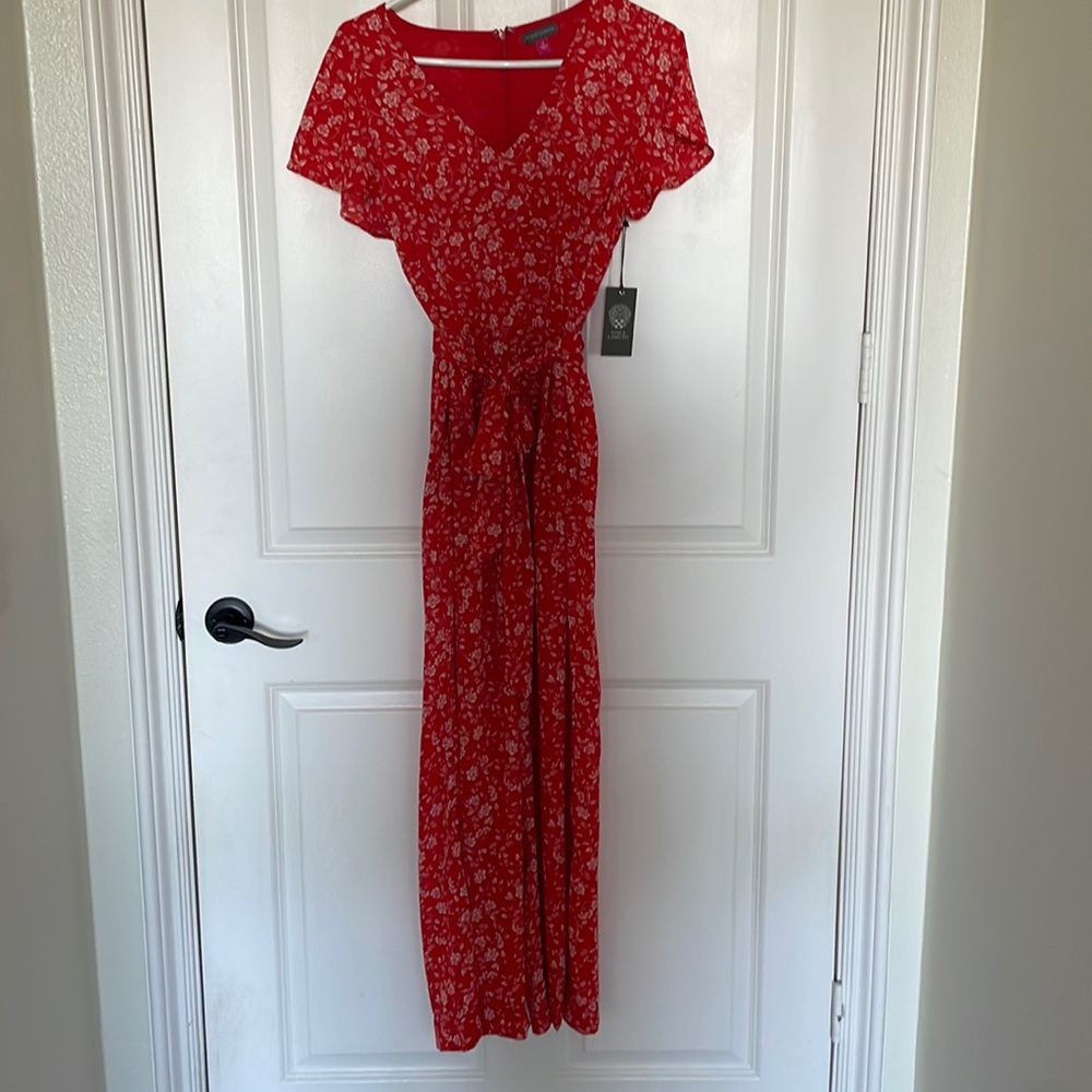 Darling jumpsuit. Too small gor me and I missed return da